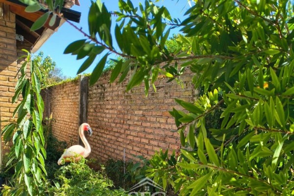 Venta Casa + 2 Deptos. zona B° Santa Rita, VCP 