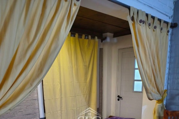 Venta Casa + 2 Deptos. zona B° Santa Rita, VCP 