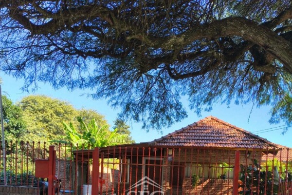 Venta Casa + 2 Deptos. zona B° Santa Rita, VCP 
